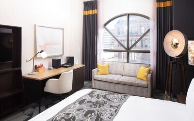 Saint Kate - The Arts Hotel