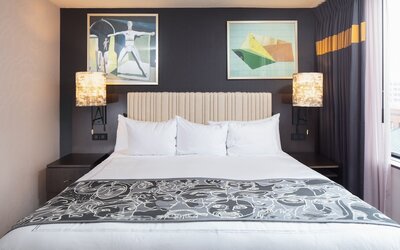 Saint Kate - The Arts Hotel