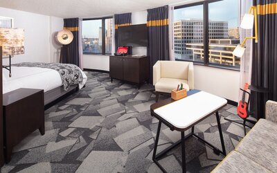 Saint Kate - The Arts Hotel
