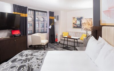 Saint Kate - The Arts Hotel