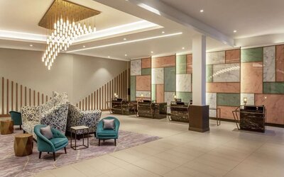 Lobby and entrance at Hilton Aberdeen TECA.