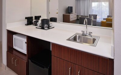 Country Inn & Suites By Radisson, Brown Deer - Milwaukee North