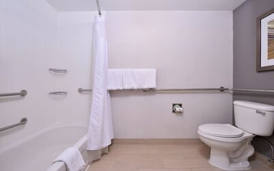 Country Inn & Suites By Radisson, Brown Deer - Milwaukee North