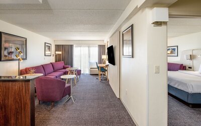 Crowne Plaza Milwaukee Airport by IHG