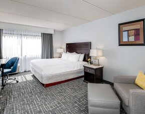 Crowne Plaza Milwaukee Airport by IHG