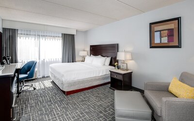 Crowne Plaza Milwaukee Airport by IHG