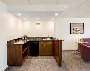 Crowne Plaza Milwaukee Airport by IHG