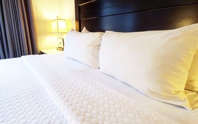 Crowne Plaza Milwaukee Airport by IHG