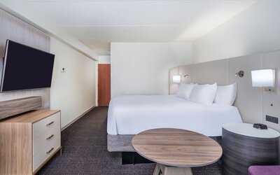 Crowne Plaza Milwaukee Airport by IHG
