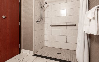Crowne Plaza Milwaukee Airport by IHG