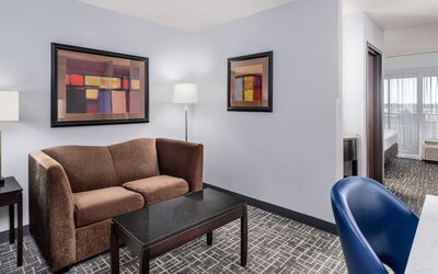Crowne Plaza Milwaukee Airport by IHG