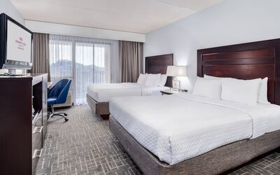 Crowne Plaza Milwaukee Airport by IHG