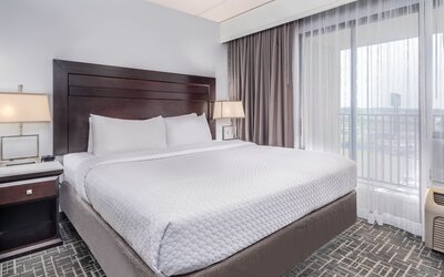 Crowne Plaza Milwaukee Airport by IHG