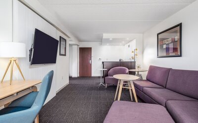 Crowne Plaza Milwaukee Airport by IHG