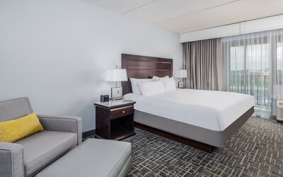 Crowne Plaza Milwaukee Airport by IHG