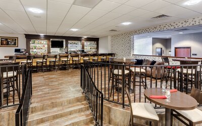 Crowne Plaza Milwaukee Airport by IHG