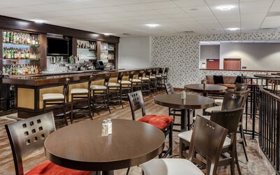 Crowne Plaza Milwaukee Airport by IHG