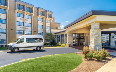 Crowne Plaza Milwaukee Airport by IHG