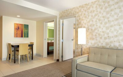 Home2 Suites by Hilton Milwaukee Airport