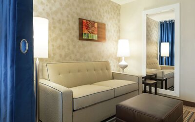 Home2 Suites by Hilton Milwaukee Airport