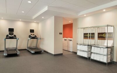 Home2 Suites by Hilton Milwaukee Airport