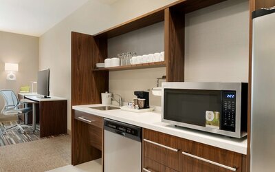 Home2 Suites by Hilton Menomonee Falls Milwaukee
