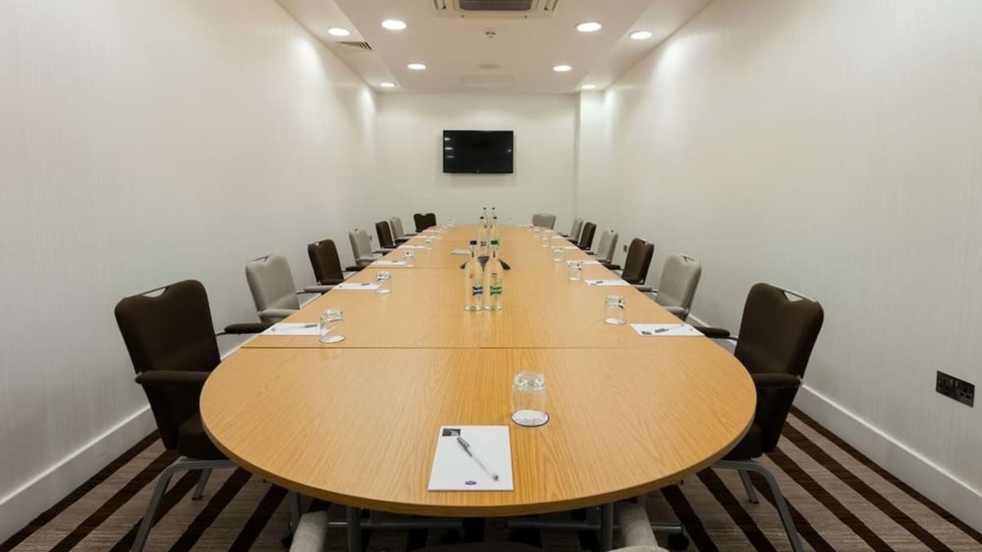 Meeting room at Hampton By Hilton London Gatwick Airport.