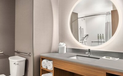 Courtyard by Marriott Milwaukee Brookfield at Poplar Creek