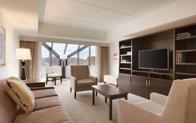 Embassy Suites by Hilton Milwaukee Brookfield