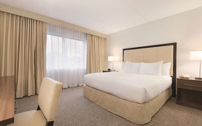Embassy Suites by Hilton Milwaukee Brookfield