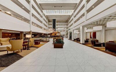 Embassy Suites by Hilton Milwaukee Brookfield