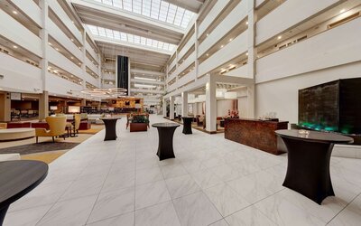 Embassy Suites by Hilton Milwaukee Brookfield