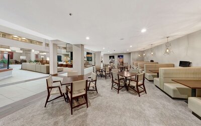 Embassy Suites by Hilton Milwaukee Brookfield