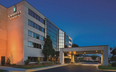 Embassy Suites by Hilton Milwaukee Brookfield