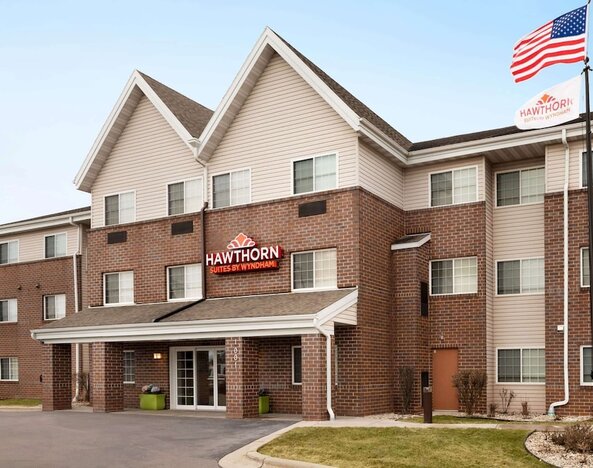 Hawthorn Extended Stay by Wyndham Milwaukee Airport