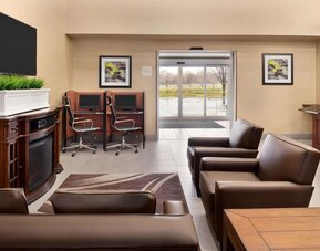 Hawthorn Extended Stay by Wyndham Milwaukee Airport