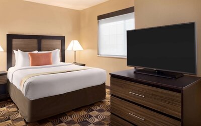 Hawthorn Extended Stay by Wyndham Milwaukee Airport
