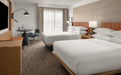Sheraton Milwaukee Brookfield Hotel