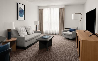 Sheraton Milwaukee Brookfield Hotel