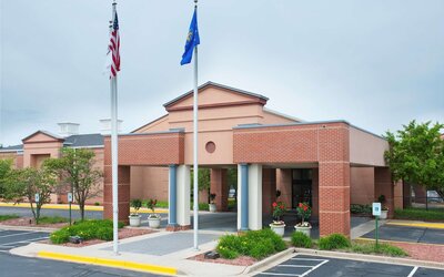 DoubleTree by Hilton Milwaukee - Brookfield