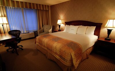 DoubleTree by Hilton Milwaukee - Brookfield