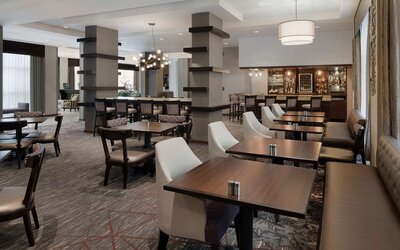 DoubleTree by Hilton Milwaukee - Brookfield
