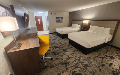 La Quinta Inn & Suites by Wyndham Milwaukee SW New Berlin