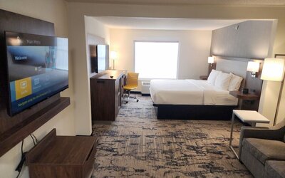 La Quinta Inn & Suites by Wyndham Milwaukee SW New Berlin