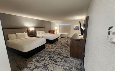 La Quinta Inn & Suites by Wyndham Milwaukee SW New Berlin