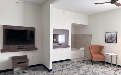 La Quinta Inn & Suites by Wyndham Milwaukee SW New Berlin