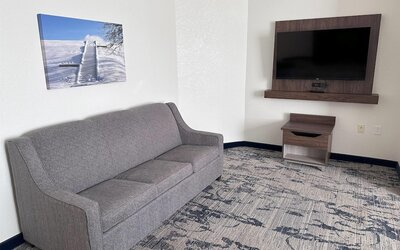 La Quinta Inn & Suites by Wyndham Milwaukee SW New Berlin