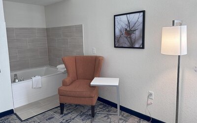 La Quinta Inn & Suites by Wyndham Milwaukee SW New Berlin