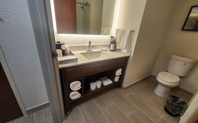 La Quinta Inn & Suites by Wyndham Milwaukee SW New Berlin