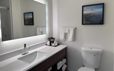La Quinta Inn & Suites by Wyndham Milwaukee SW New Berlin